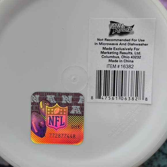 NFL Buffalo Bills Football 35oz Plastic Cup Bottle Large Retro Fun Fan Sports - Picture 5 of 5